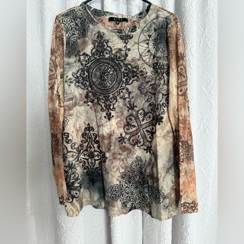 B.L.E.U. (XL)-Intricate Black and Brown Long Sleeve Top with a vintage look - Picture 1 of 3